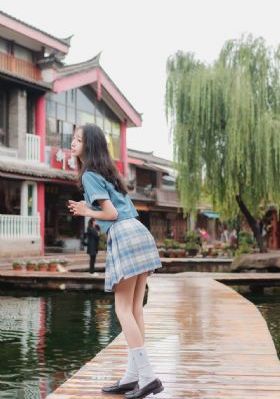 埋在她腿间h喝尿_HD在线播放